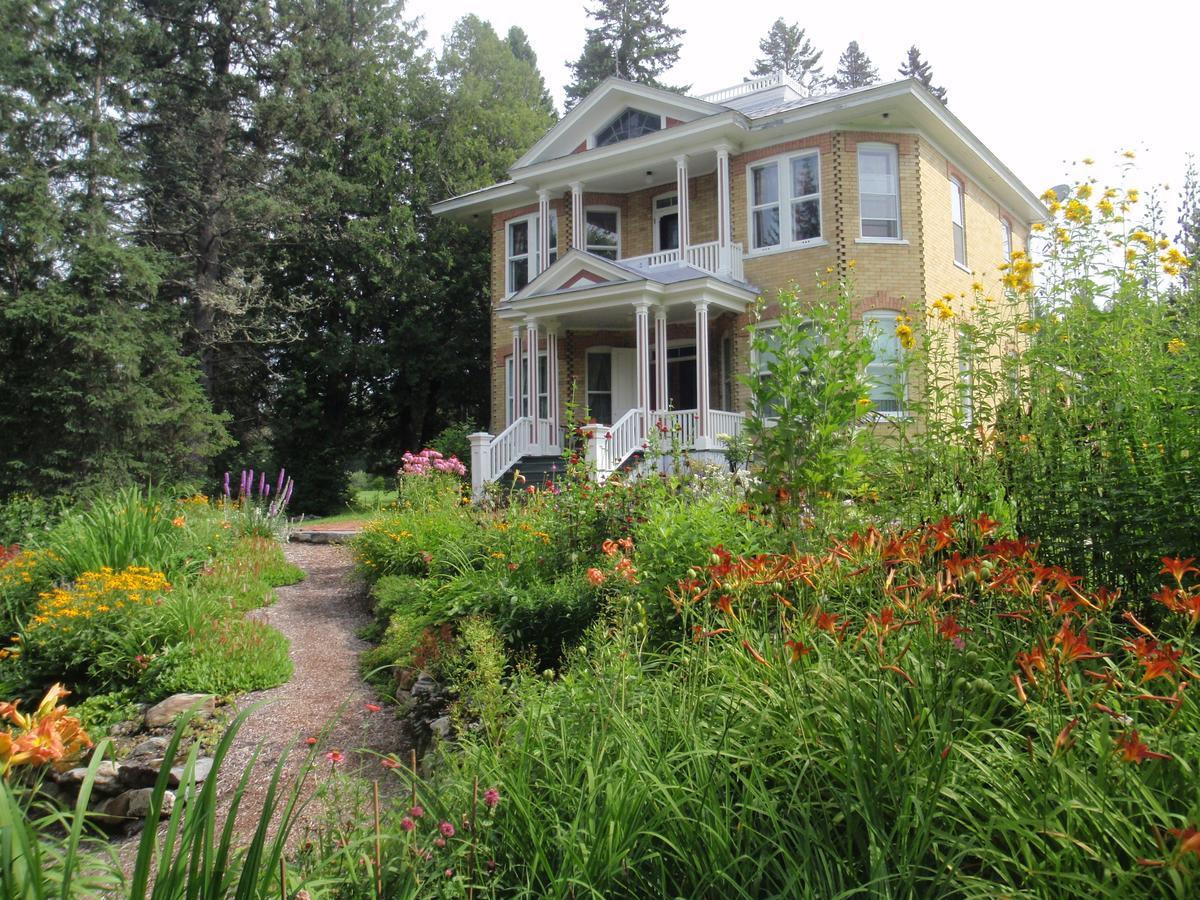 Auberge Taylor Manor Saint-Georges Exterior photo