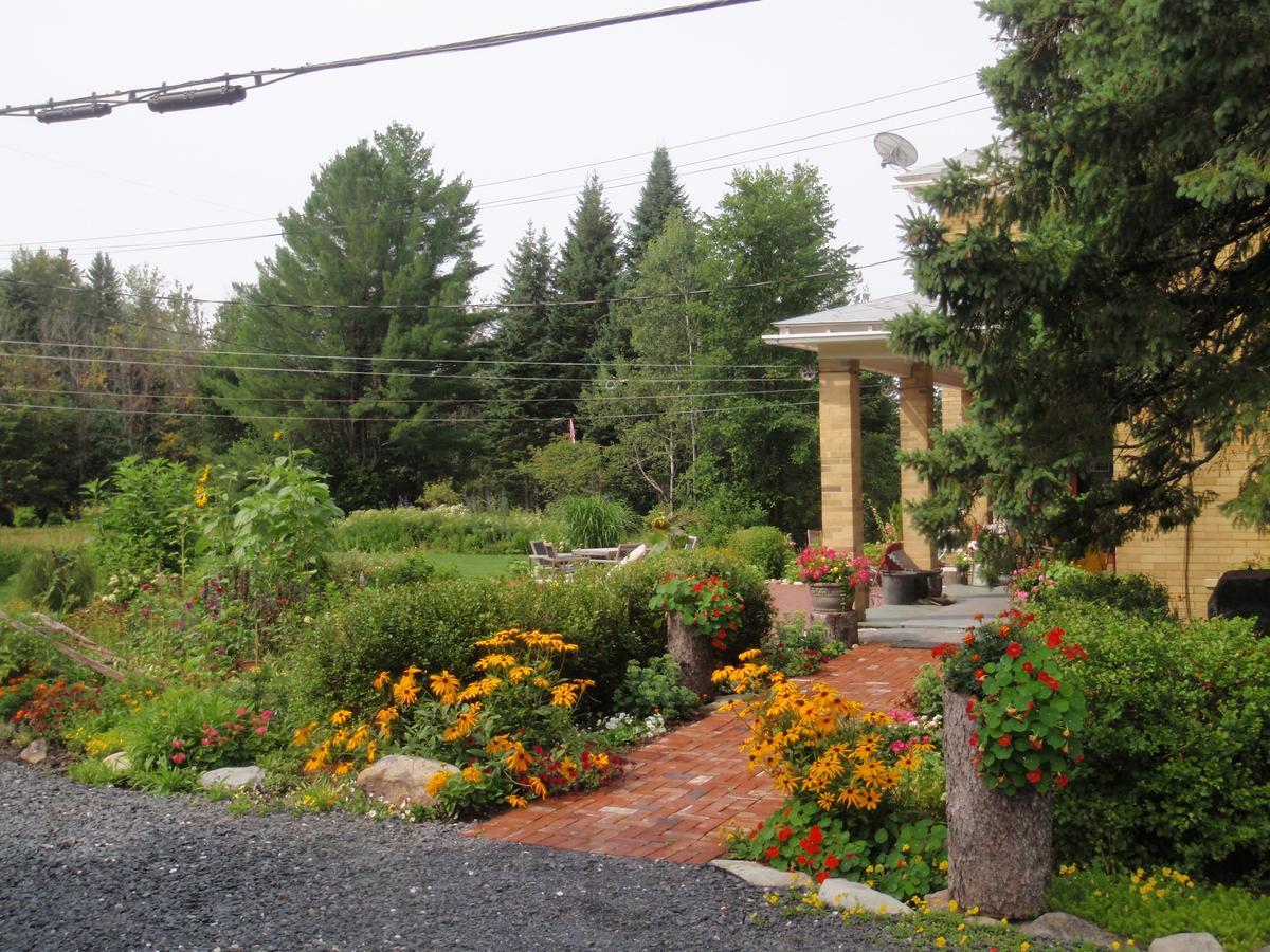 Auberge Taylor Manor Saint-Georges Exterior photo