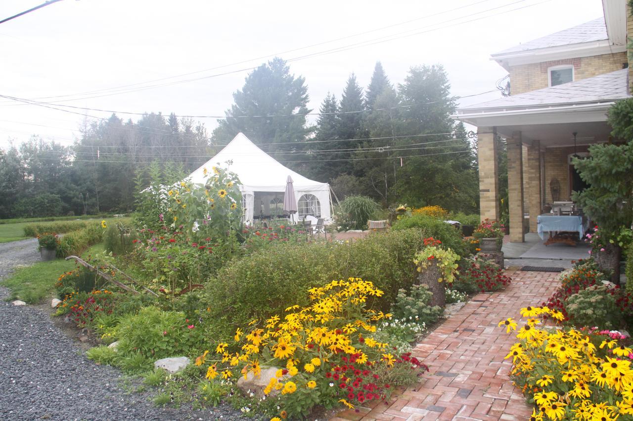 Auberge Taylor Manor Saint-Georges Exterior photo